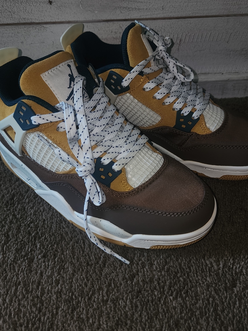 Nike Air Jordan 4 Retro Sneakers - Brown/Gold/White